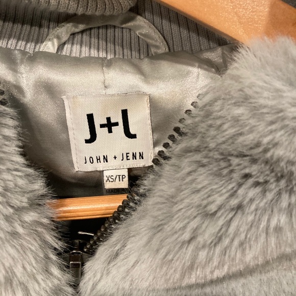 John and Jenn Fur Bomber Jacket - Picture 3 of 4